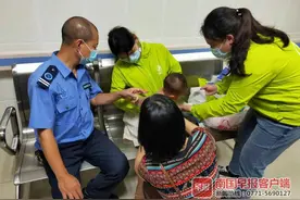 暖心！带着1岁女婴流浪街头的母亲获得多方援助图片