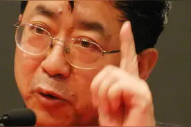 十部文学著作集结成卷，余秋雨：寻找文脉是一种拯救图片