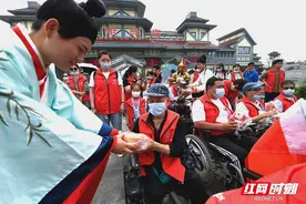 长沙美人鱼公益携方特助残友开启今年首次聚会图片