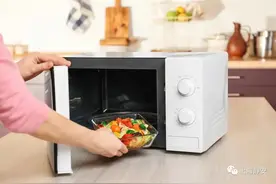 原来这几种食物不能用微波炉反复加热！你做错了吗？图片