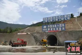 滇中引水工程：夺秒“跑步”施工 早日“解渴”云南图片