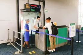 白云机场智能语音广播系统投入运行，指引登机不用再拿“大喇叭”图片