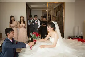甜！因疫情在卡点才能见一面的海宁公安小夫妻，结婚啦图片