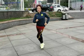 63岁竞走女“飞人”闪耀世界赛场图片
