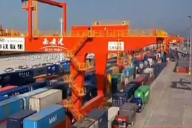 只争朝夕 真抓实干 建设中欧班列（西安）集结中心 全力打造内陆改革开放高地视频封面