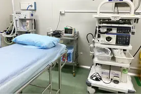7岁男孩腹痛呕吐多日，“真凶”最终在胃镜下现形图片