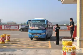 娄底市交警支队安保考场：筑牢“便民为民”服务理念 让驾考更温馨更便捷图片
