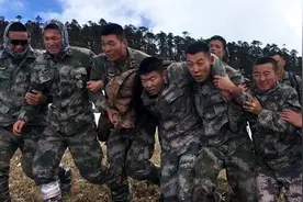 抢救雪山哨兵图片