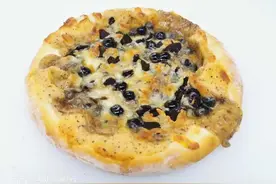 烘焙百科书 | 听说最近珍珠奶茶馅很火爆，来制作同款馅的披萨吧图片