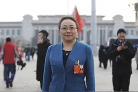 全国人大代表李翠枝：建议完善个人电子健康档案建设图片