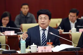 谭平川代表：最低和完全负刑事责任年龄应降至十二、十四周岁图片