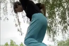 因“蜻蜓点水”再上热搜，退役的张国伟想在网红界迎来第二春？图片
