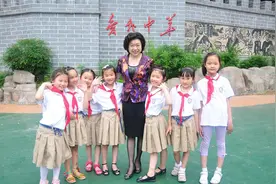 崔建梅代表：国家层面制定中小学专职安保人员配备标准图片