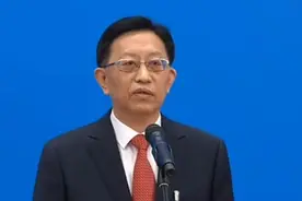 全国政协委员宋鑫：1亿平方米建筑采用清洁供暖，每年可节约标准煤66万吨视频封面