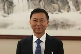 防止暴力伤医事件 全国人大代表甘华田：从“小切口”入手立法维护医院安全秩序图片
