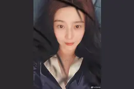 范冰冰深夜分享自拍道晚安 肌肤白皙细腻似瓷娃娃图片