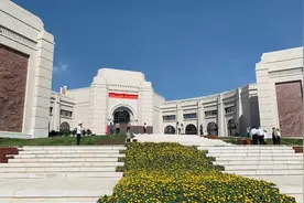 延安文艺纪念馆里的大型壁画是怎么创作的？全国政协委员、中央美院院长范迪安如是说图片