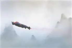 “亚洲翼装飞行第一人”张树鹏：我在天门山跳了一千多次图片