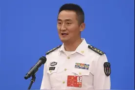“看到了！我们中国的军舰就在那里！”今天，驱逐舰舰长带着故事来了图片