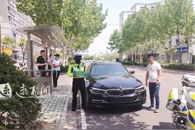 临牌可以防违章？想多了！男子有牌未挂被记12分图片