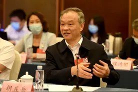全国人大代表、许昌市委书记胡五岳 资料图图片