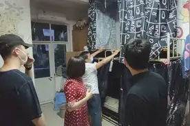 排查宿舍发现学生床铺发霉，长沙这个辅导员直接给买了一套新的图片