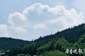 蓝蓝的天上白云飘，白云深处是我家图片