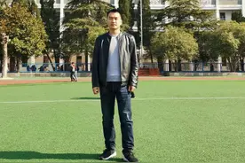 南阳市油田第二小学优秀团员教师（一）：春色满园关不住 一枝红杏出墙来图片