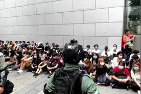 香港暴徒在中环、铜锣湾和旺角堵路，警方拘捕约240人图片