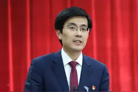 韩恺当选北戴河区人民政府区长图片