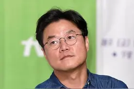 综艺大神罗PD首次公开年薪：2100多万人民币……网友建议他这样做可以赚更多图片