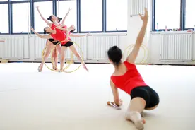体操——贵州体操队坚持训练备赛图片