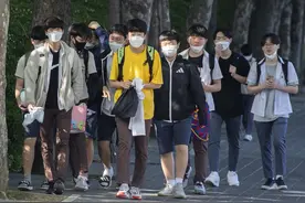 韩国发布学生戴口罩指南图片