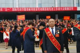 「出彩河南青年说」致富不忘乡亲，他发展休闲旅游带动全村奔小康图片