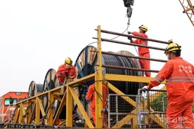 上海地铁2号线改造工程快速推进图片