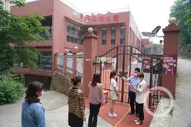 “欢迎小朋友回家！”幼儿园老师手绘图案 返园事宜一目了然图片