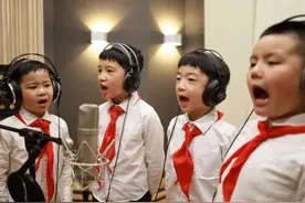 写词、作曲、拍MV…长寿桥小学的“小作曲家”为自己班里写了一首歌图片