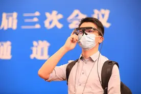 今年两会“媒体人”有多拼？图鉴来了图片