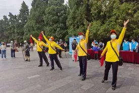 视点｜游园也能涨知识 天坛公园开展文明行为宣传活动图片