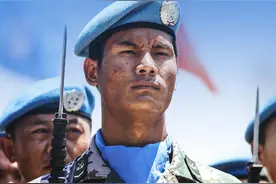 我是中国蓝盔 在世界最危险角落守卫和平图片