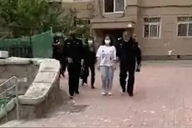 青岛女律师遇害续：15岁女儿涉案，邻居称从没听过他家吵架，被警方带走时女孩没哭图片