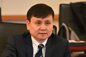 张文宏为留学生支招：哪里最空坐哪，一下课赶快跑视频封面