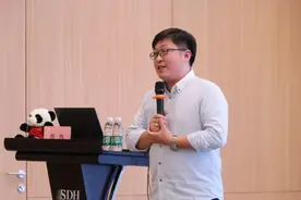 孩子不爱学习，又叛逆，父母该怎么办？校长支招：尽量多放手、多陪伴、多鼓励图片