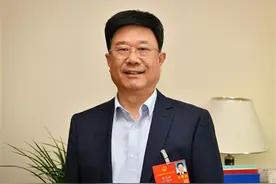 江苏省人社厅厅长戴元湖：为湖北籍务工人员做好服务保障图片