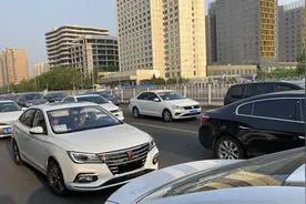 车主注意！6月1日起，北京恢复机动车尾号限行视频封面