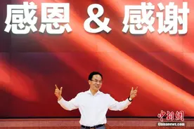 “故事大王”李河君图片