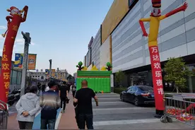 打造文化观光型街市 万达欢乐夜市开幕图片