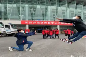 去时单身，回来结婚！援鄂护士的爱情，超甜图片