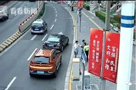 逃避处罚抢夺警官证 抗拒核酸检测两次咬断棉签棒图片