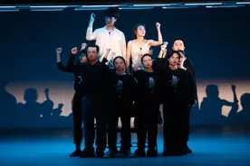 “唐伯虎三笑点秋香”的故事已经过时？这版滑稽戏的解构出人意料图片
